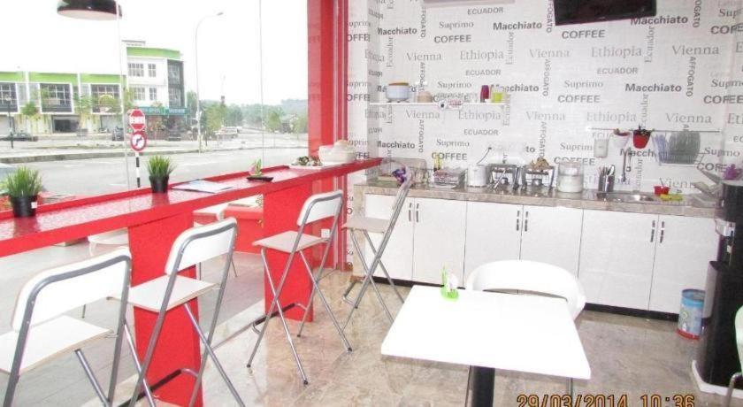 Hotel Zamburger Enstek سيبانغ المظهر الخارجي الصورة
