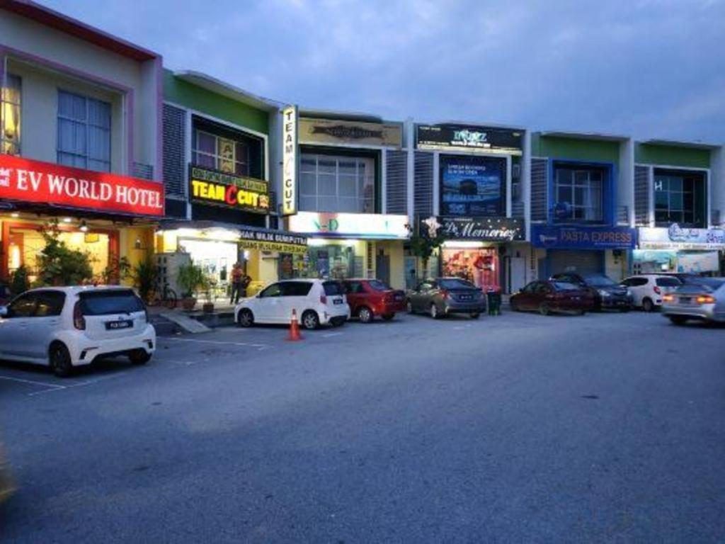 Hotel Zamburger Enstek سيبانغ المظهر الخارجي الصورة